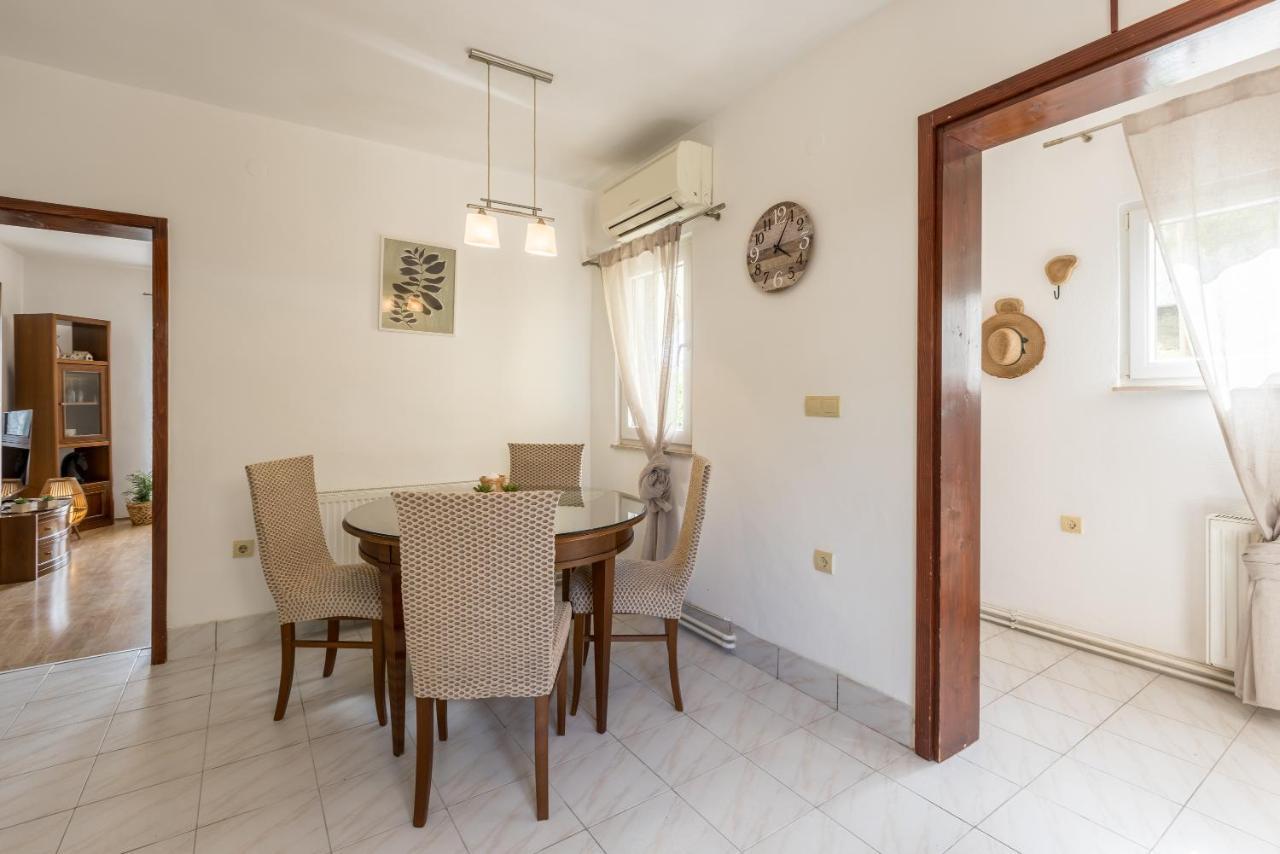 Citrus Accommodation Каштела Экстерьер фото